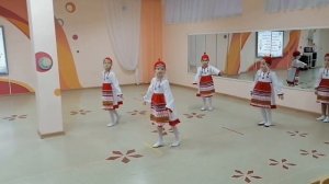 чувашский танец. хореограф Корначева Е.Д. выступают дети детского сада 161 Лесовичок