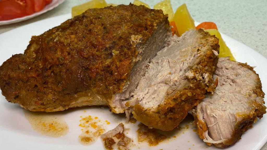 Свиной окорок, запечённый в фольге. Нежный, сочный и ароматный. Оригинальный рецепт! смотреть онлайн