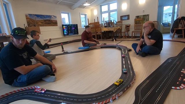 Loch Ness Monster Circuit / Heat Race B / 2020 DTM League / RASCR: Carrera Digital 1:32 Racing смотреть онлайн
