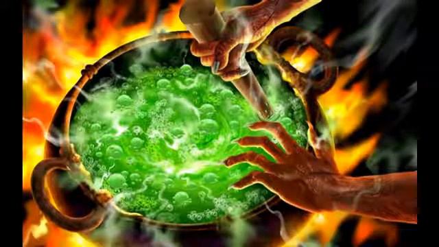 Зря он время не теряет и таким он был всегда. Поет Антон Гаценко.