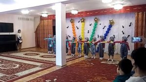 Танец ежиков!