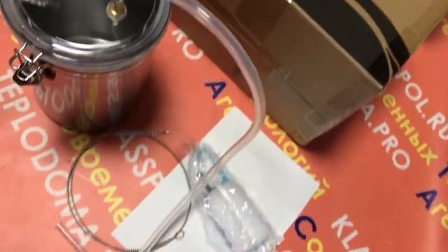 Видеообзор ручного мини доильного аппарата для коз (Тип 2) смотреть онлайн