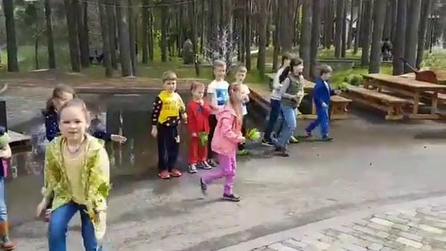 Сюрприз для Мам от маленьких гостей отеля ШишкиНН в День Матери смотреть онлайн