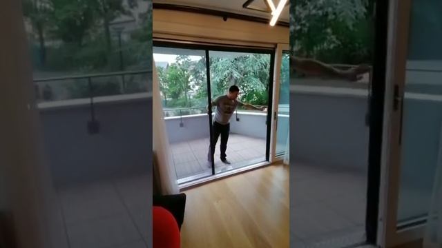 Сетка плиссе, это идеальное решение на панорамные двери. смотреть онлайн