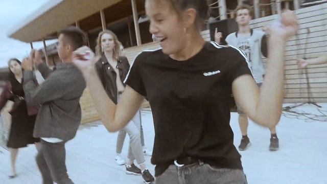 Танцы на заливе смотреть онлайн