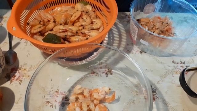 Готовим пасту из креветок и рыбные котлеты на обед смотреть онлайн