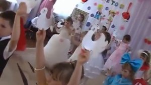 Танец " Птицы мои, птицы " на Выпускном в детском саду.