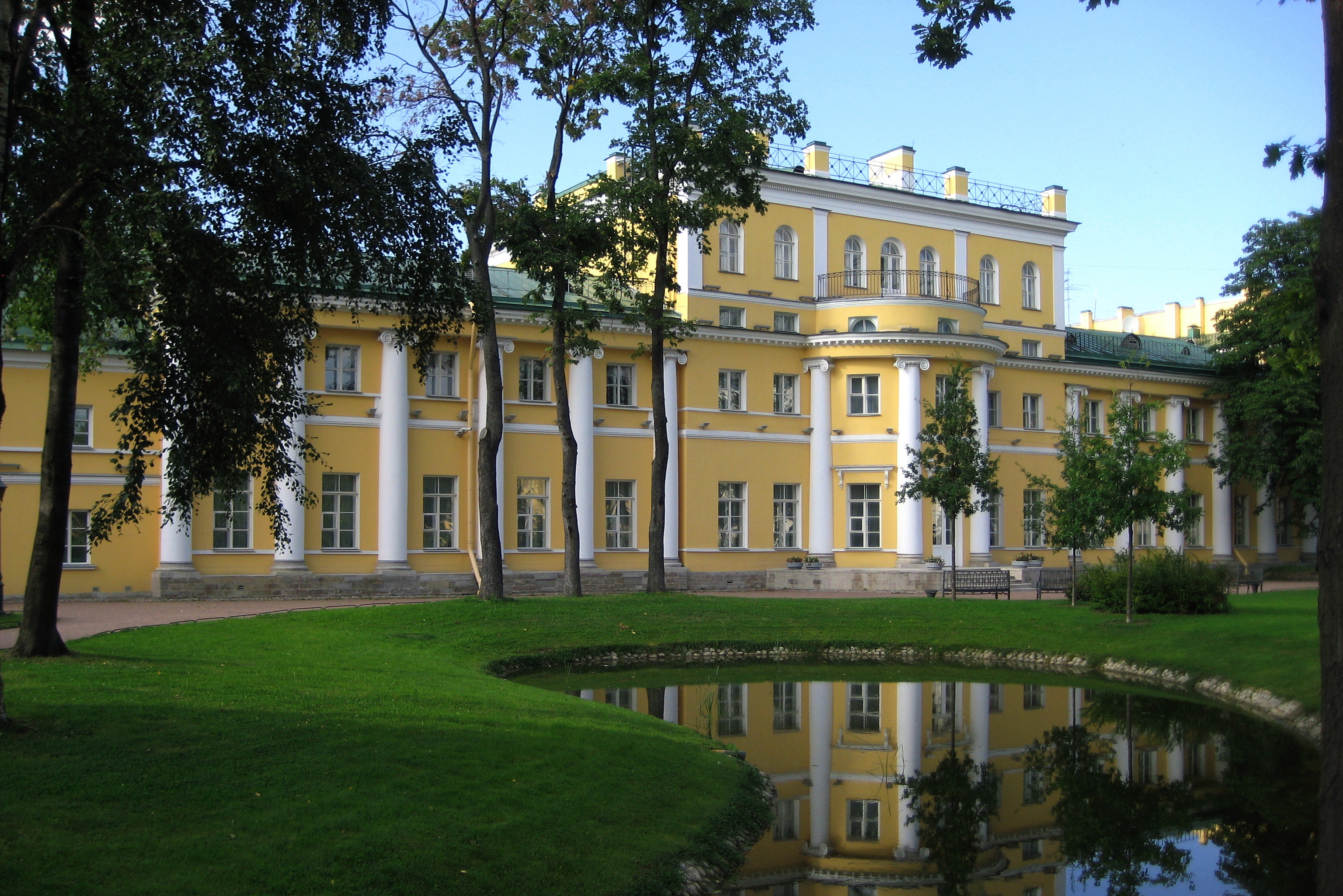 Музей-усадьба Г. Р. Державина. Усадебный сад. 2023 год.