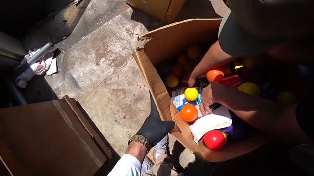 Купили брошенный мусорник за $10. Круто повезло. Сколько тысяч $ мы получим? смотреть онлайн