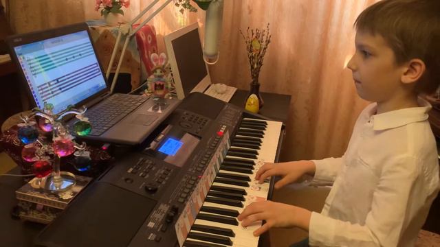 Vasya. Чтение нот с листа на 4 презентации "Вариация 1" смотреть онлайн
