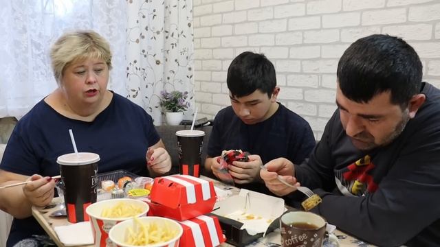 МУКБАНГ/ Куда потратили круглую сумму денег?/