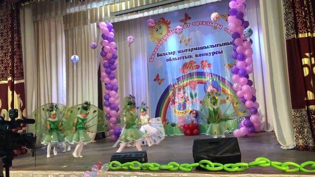 Маленькая страна 2017 танец"Павлин" 1 место. Акжал смотреть онлайн