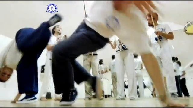 Capoeira Angola Ogum - Napoli - Francesco e Federica смотреть онлайн