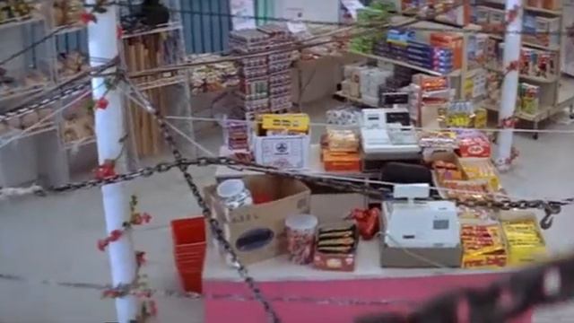 Отлично Отремонтировали магазин, теперь будет лучше прежнего! Разборка в Бронксе - 1995 смотреть онлайн