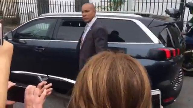 Château Voltaire : Brigitte et Emmanuel Macron quittent Ferney-Voltaire смотреть онлайн