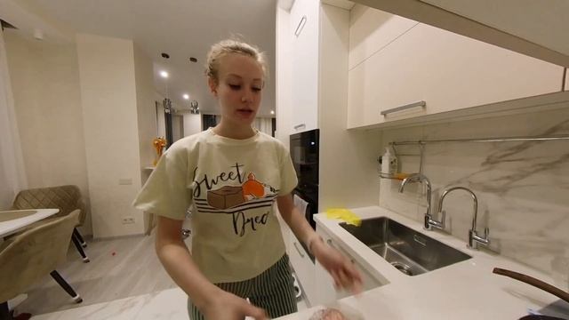 VLOG 27.09.2023 Это лучшая шарлотка в вашей жизни?? смотреть онлайн