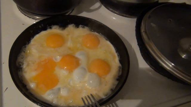 Как правильно готовить глазунью смотреть онлайн