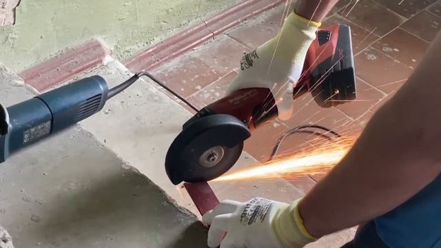 Аккумуляторная болгарка Hilti AG 4S-A22 vs Hilti AG 125-A22 смотреть онлайн