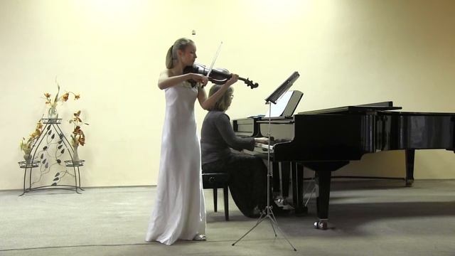 Анастасия Сергеева - В.А.Моцарт Соната K.301 G-dur (І ч.)