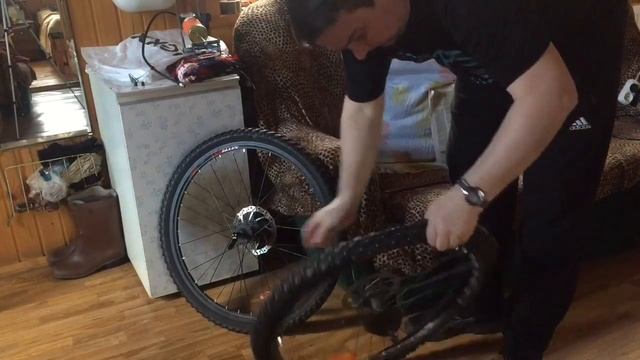 Как легко поменять покрышки на велосипеде смотреть онлайн