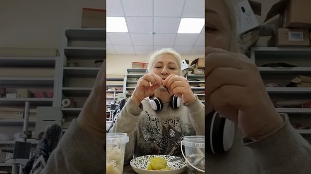 Мукбанг/ килька,картошка и квашеная капуста???