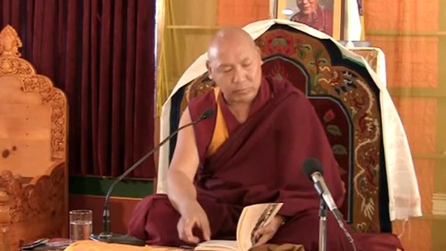 Геше Лхакдор. Комментарий на «37 практик Бодхисаттвы». День 4, утро. смотреть онлайн