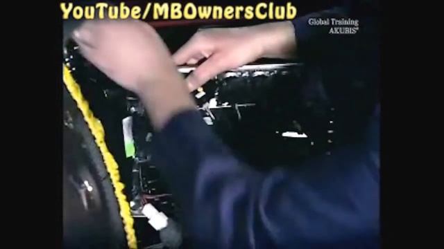Mercedes-Benz SLS-AMG - How to remove and disassemble the center console | C197 смотреть онлайн