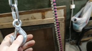 Примитивный подъёмный механизм для овощной ямы