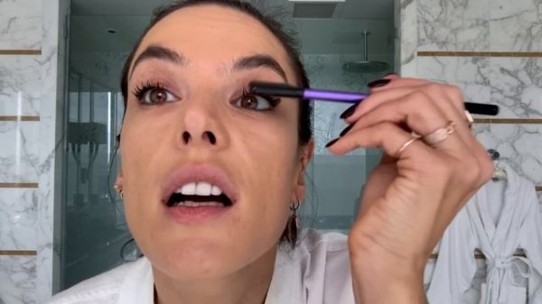 Alessandra Ambrosio's Guide to Beachy Brazilian Beauty | Beauty Secrets | Vogue