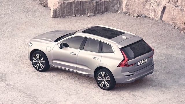 2022 Volvo XC60 - First Look смотреть онлайн