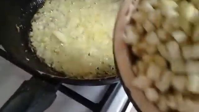 изысканный  жюльен из баклажан.