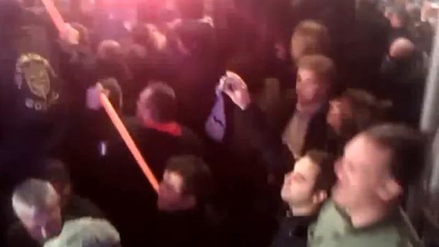 Trg bana Jelačića 16.11.2012. - Doček generala Antu Gotovinu i Mladena Markača - VIDEO 2 (bina) смотреть онлайн