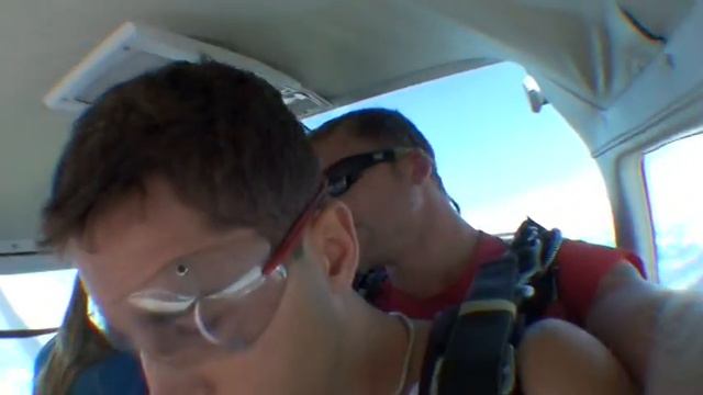 Amazing feeling.....Gui parachute jumping смотреть онлайн