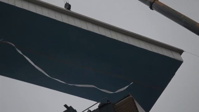 Поднятие бассейна на крышу бизнес-центра "Сабуров" смотреть онлайн