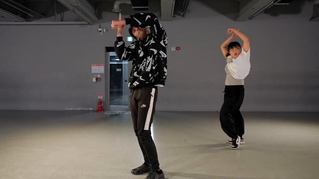 Rihanna - Pose / Woonha Choreography смотреть онлайн