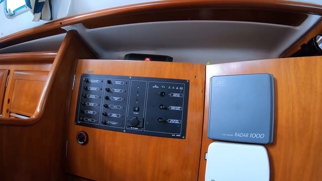 EM-Trak B924 AIS WiFi installation together with Navionics on Ipad. смотреть онлайн