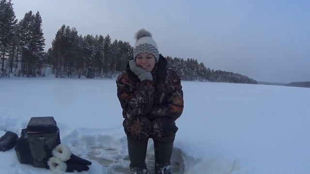Зимняя рыбалка в Карелии на ламбине в районе озера Судно с женой ч.2 смотреть онлайн