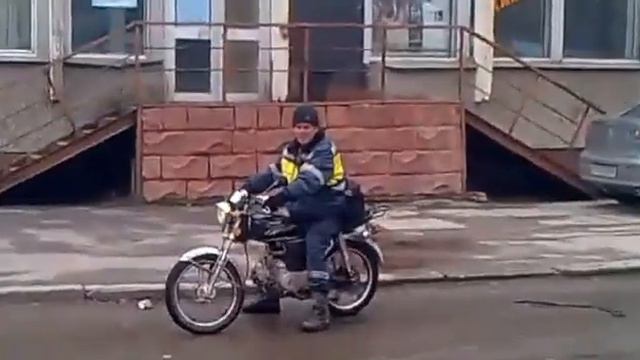 Водитель мопеда жжжееетттттт!!!!! смотреть онлайн