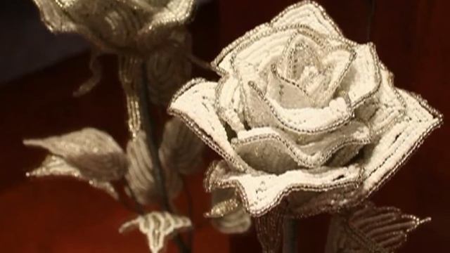 PART 1 of 2: Beaded Roses / Розы из бисера (photos) смотреть онлайн