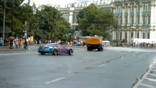 2013 08 10 Санкт-Петербург, дворцовая площадь, дрифтинг. смотреть онлайн