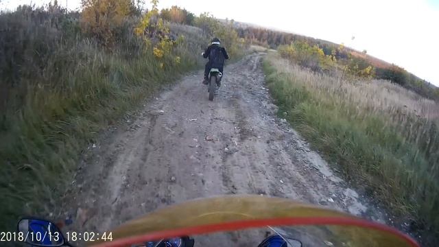 Минск D4 125 покатушки по лесу с Эндуро с прыжками и падениями ч.8 смотреть онлайн