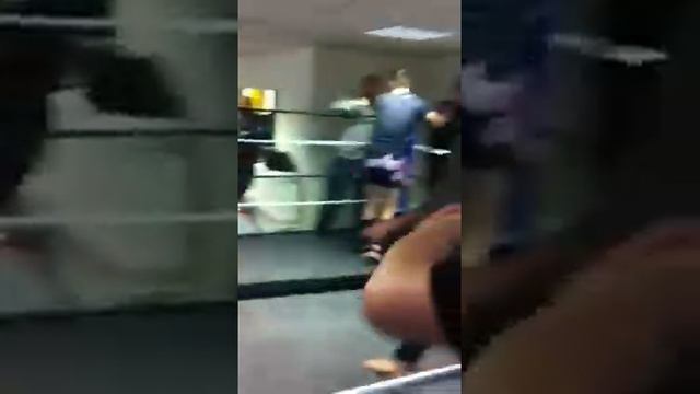 Elliott James Muay Thai 8 Limbs Gym OMAA смотреть онлайн
