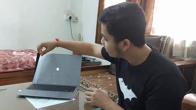 MacBook Air M1 : MOM Did The UNBOXING !!! смотреть онлайн