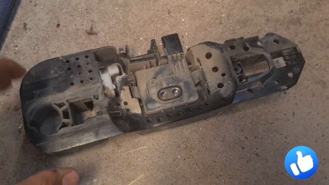 Como quitar panel de la puerta y la cerradura del Renault Fluence privilege 2011.. fácil смотреть онлайн