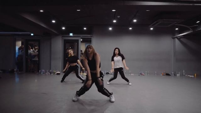 God is a woman - Ariana Grande / May J Lee Choreography смотреть онлайн
