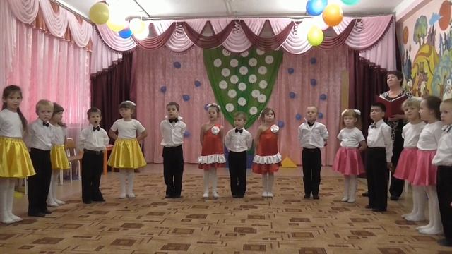 Песня: "Ласково детей называют мамы" смотреть онлайн