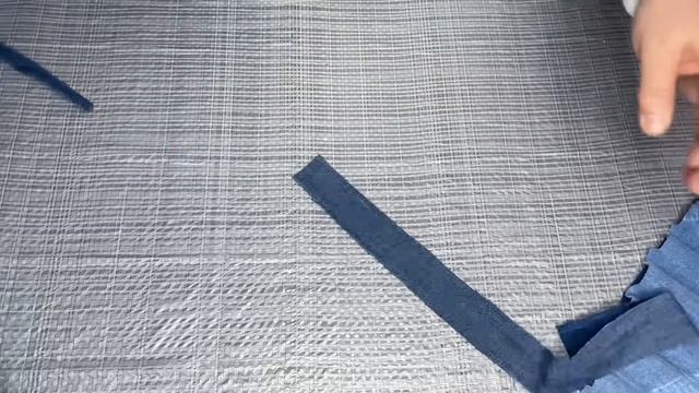 ПОТРЯСАЮЩАЯ ИДЕЯ для дома из старых джинс. Беру джинсы и делаю ЧУДО. смотреть онлайн