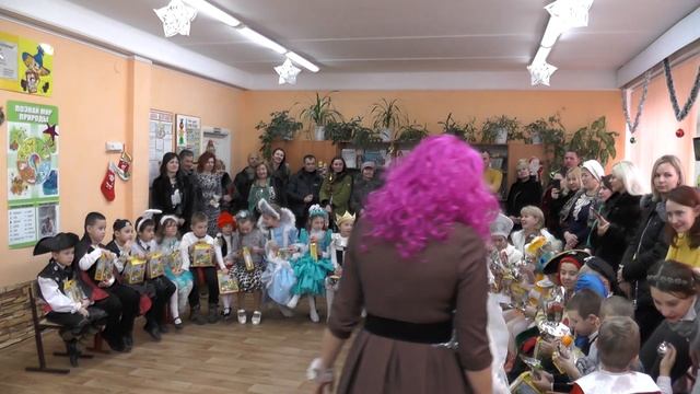 Новогодний утренник в 1-А Часть 2 смотреть онлайн