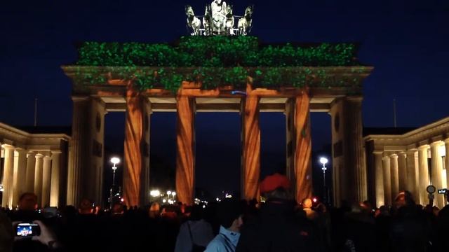 Световое шоу у Бранденбургских ворот. смотреть онлайн