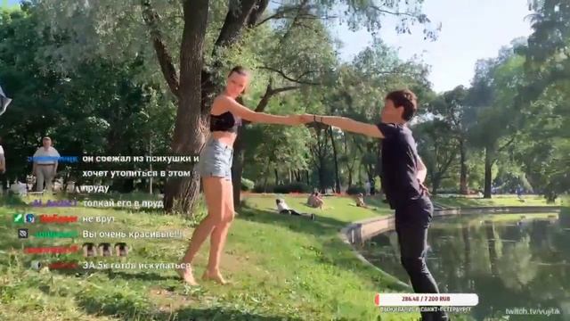 Танцуем вальс с красивой девушкой в Юсуповском саду || Санкт-Петербург, июнь 2023 смотреть онлайн